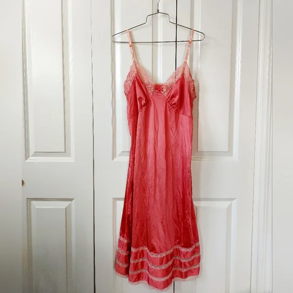 Vintage Coral Slip with Lace Details Boudoir‎